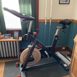 Sunny Health And Fitness Magnetic Belt Drive Spin Bike With Wahoo Sensor