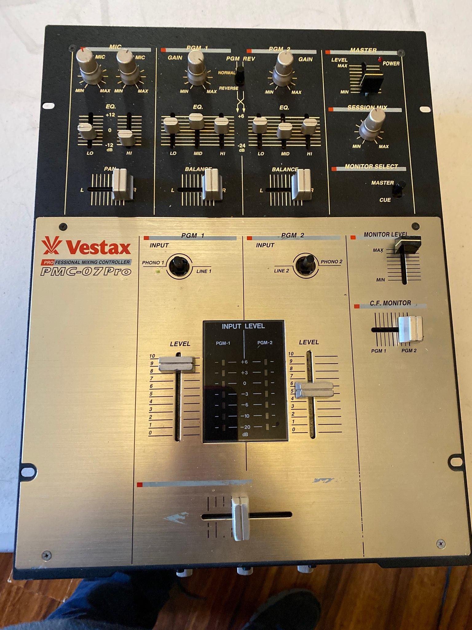 Vestax PMC-07 Pro audio mixer