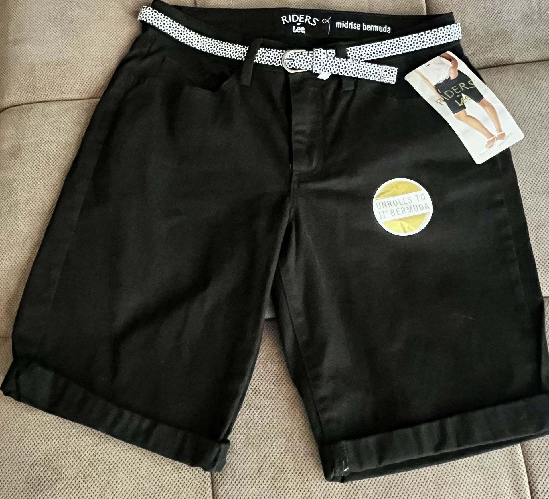Black Size 8 Midrise 11” Bermuda Shorts  