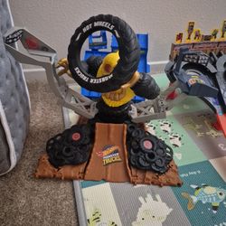 Hot Wheel Tracks, Garage, Storage, Monster