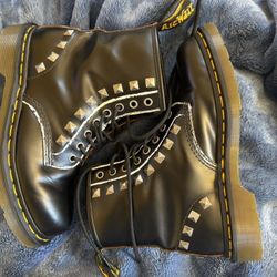 Dr. (Doc) Martens - Men’s Size 7