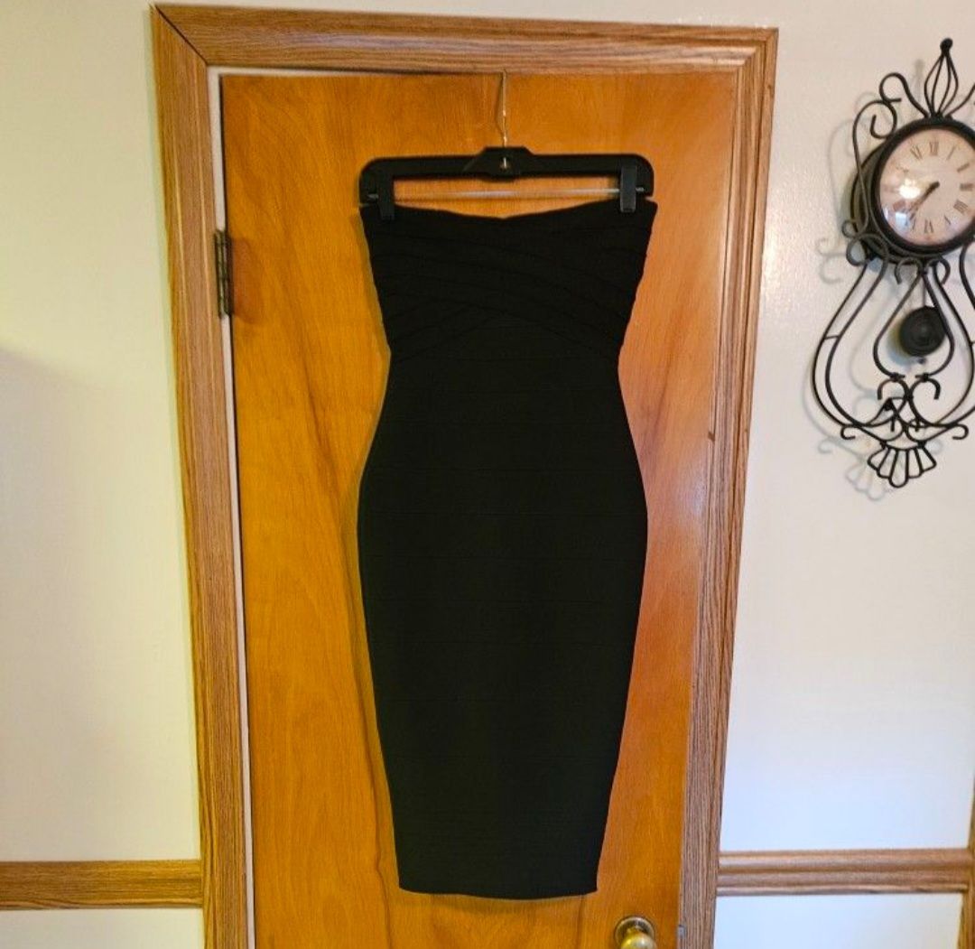 NWOT Black Fitted Ribbed Strapless Well Made Dress Size XS