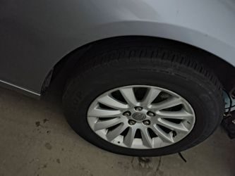 Chrysler 300 motor and rims