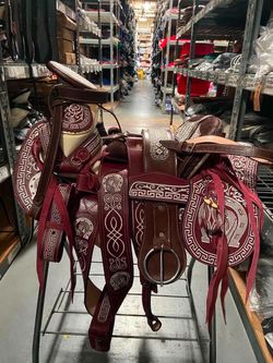 Montura charra bordada