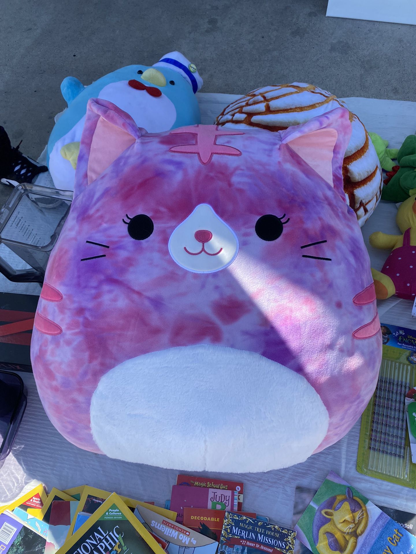 GIANT PINK CAT SQUISHMALLOW