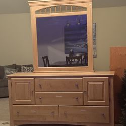 Dresser mirror set 