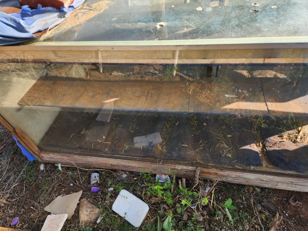 Display Cabinet Free If Ad's Up It's Available Don't Ask