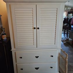 Broyhill Chest/Cabinet