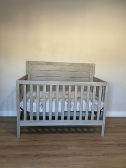 Delta Convertible Crib with Mattress – 3 Adjustable Heights