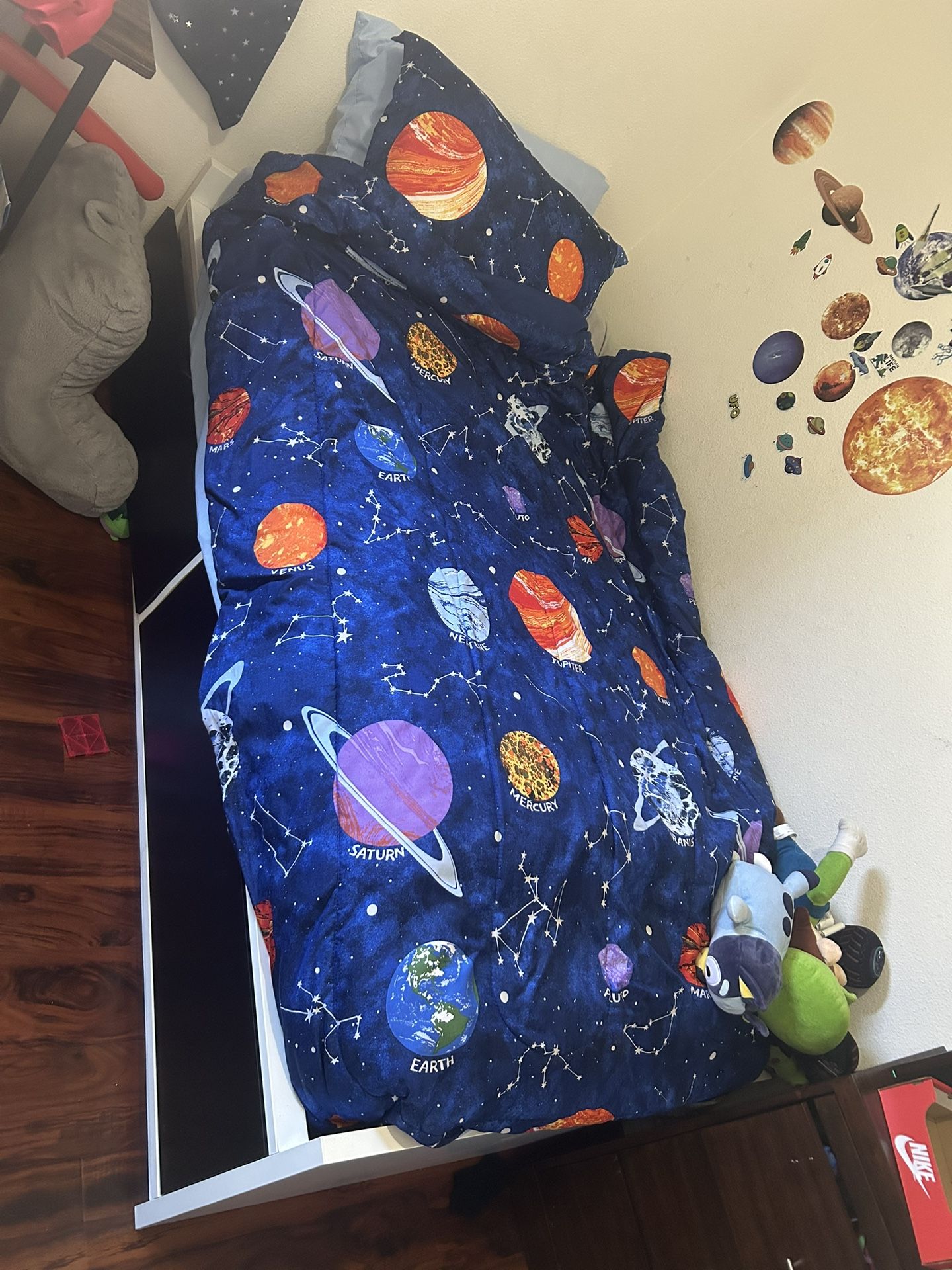 Twin Bed