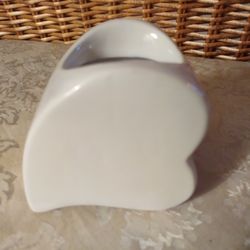 WHITE CERAMIC HEART SHAPED PLANTER VASE