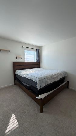 FOR SALE – King Size Adjustable Bed with Remote + Sealy Mattress