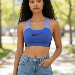 NIKE Swoosh Medium-Support Padded Sports Bra Women’s Size Large