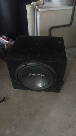 Pioneer sub woofer