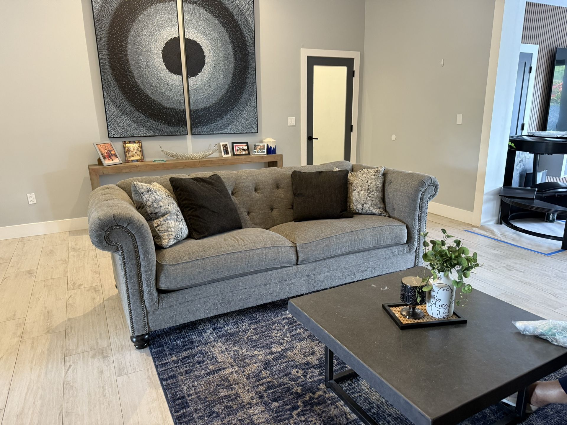 Gray Couch And Coffee Table