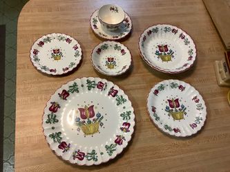 Vintage Dish Set