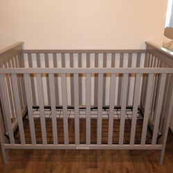 Delta Children Crib Like New