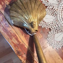 Vintage Brass Seashell Clamshell Bed Warming Pan/ Silent Butler- Located In Shelton 