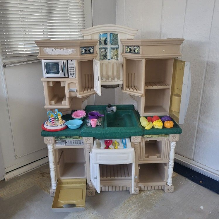 Play Kitchen