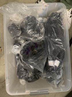 Hundreds Of Nylon Zippers 