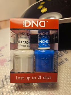 DND regular nail polish. Set of 2