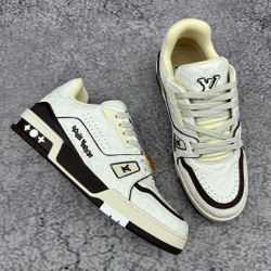 Louis Vuitton Men’s Sneaker With Box New 