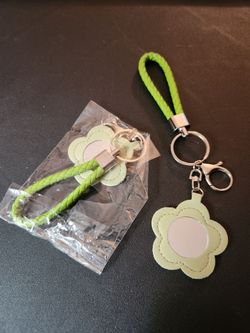 Flower Mirror keychain