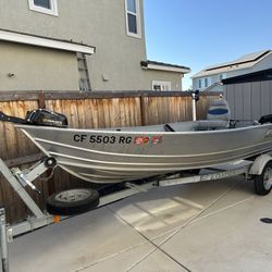 2007 Klamath 14 FT Fishing Boat