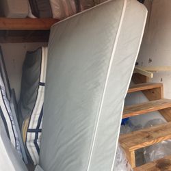 Queen Mattress! no Brand Name!!! $75