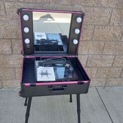 Brand New Professional, Rolling, Make Up Case With Vanity And Lights Retails 400