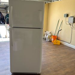 Frigidaire refrigerator 