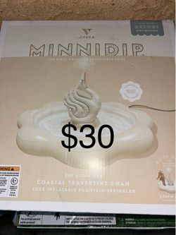 Minnidip lice inflatable fountain sprinkler
