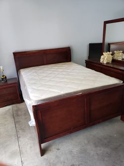 Queen bedroom sets complete with a mattress last one $675