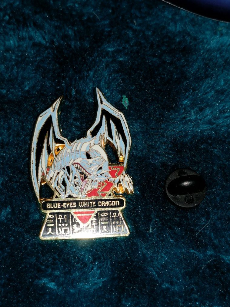 Yugioh Blue Eyes White Dragon Pin *Ultra Rare!*