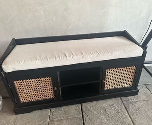 Entryway bench