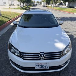 2013Volkswagen Passat  SE