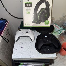 1TB Xbox One X Bundle 
