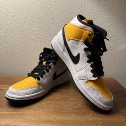 Nike Air Jordan - Size 7