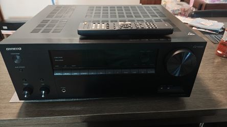 Onkyo Reciever with 2 Speakers