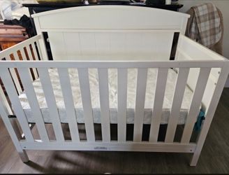 White Crib And Mattress