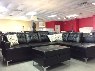 BRAND NEW MYRA SECTIONALSOFA
