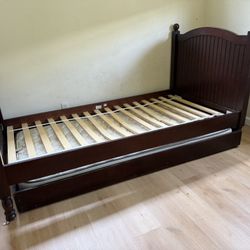 Pottery barn kids Bedroom Set