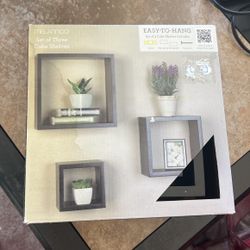 3 Cube Shelves 
