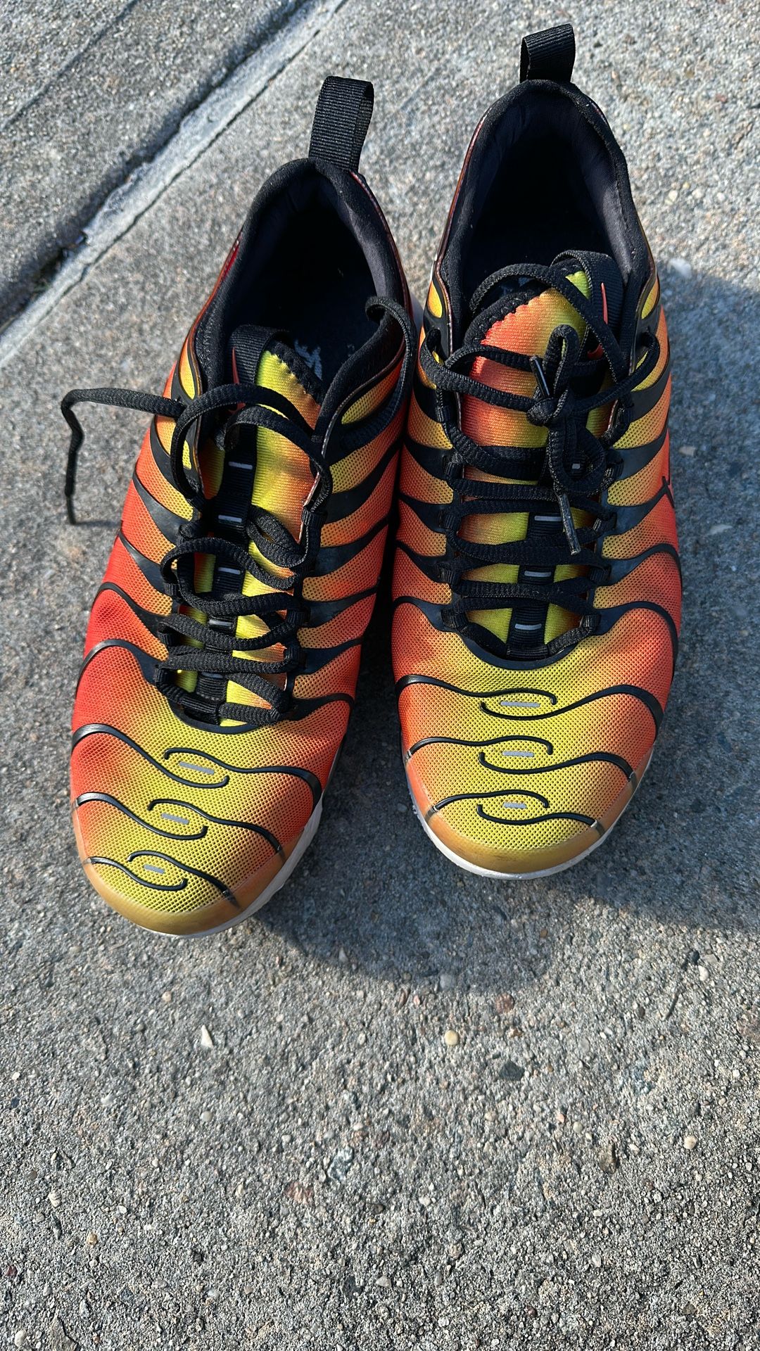 I Am Selling This Sneaker used normal Wear Very good Condition like new