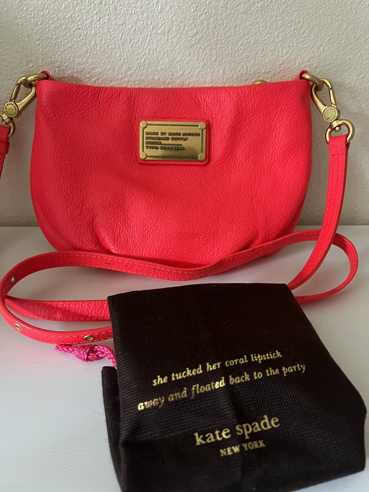 Pre-loved Marc by Marc Jacobs crossbody bag in neon orange
