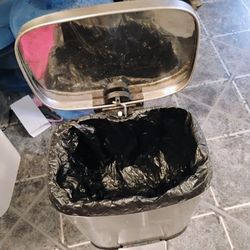 Stainless Steel Slow Open And Close Garbage Can