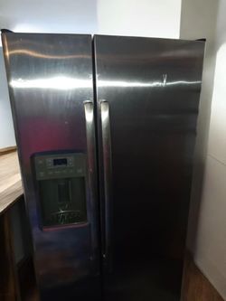 GE side By Side Stainless Steel Refrigerator