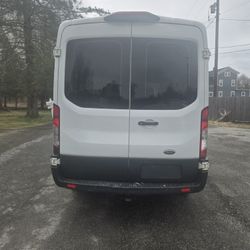 Ford Transit 250