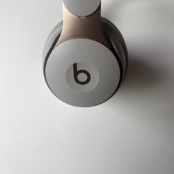 Beats Solo Pro