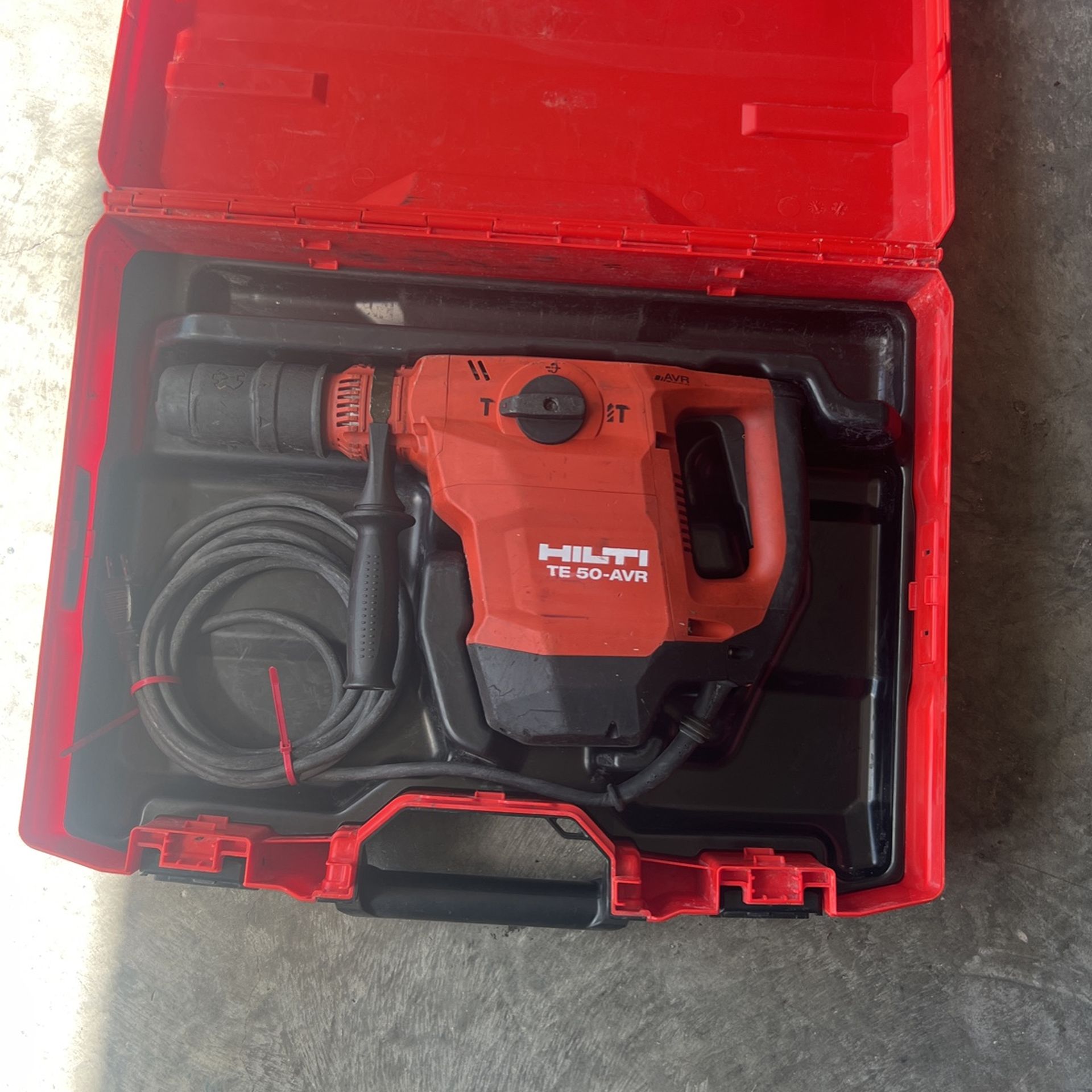 Hilti TE 50-AVR Rotary Hammer Drill 120v With Case